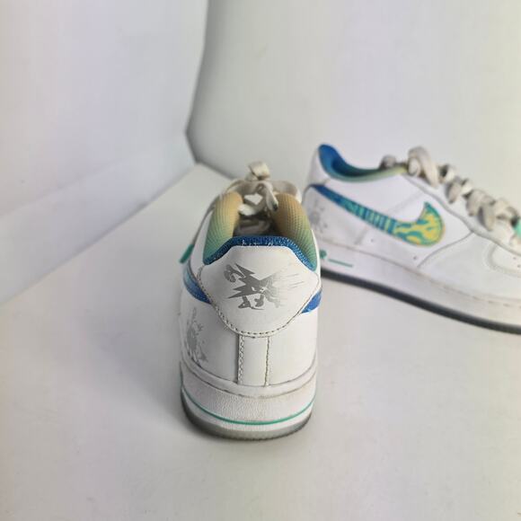 Air Force 1 LV8 GS Youth Girl's Size 5 - Picture 2 of 9